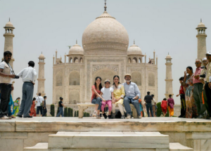 Screenshot 2024-09-12 at 15-38-01 India tourist family hi-res stock photography and images - Alamy